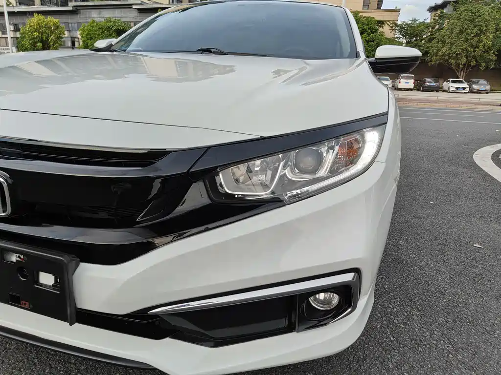 Honda Civic 2020 — фото 17
