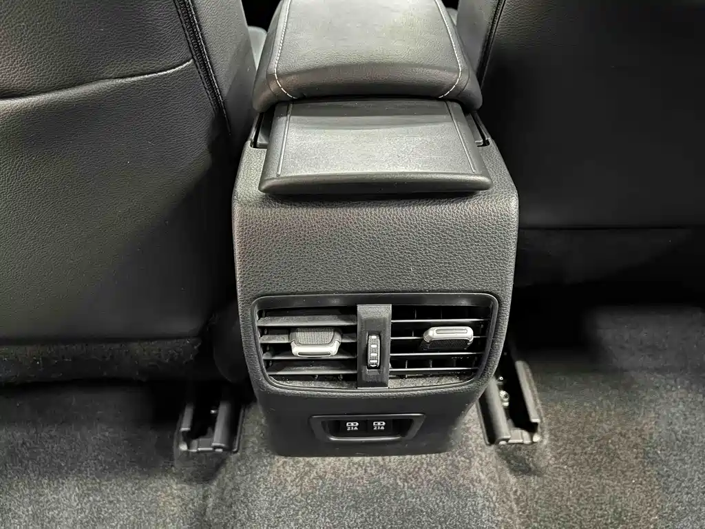 Toyota Corolla 2022 — фото 11