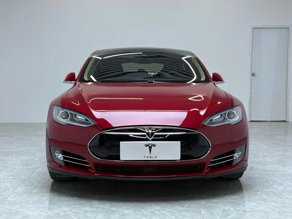 Tesla Model S 2015