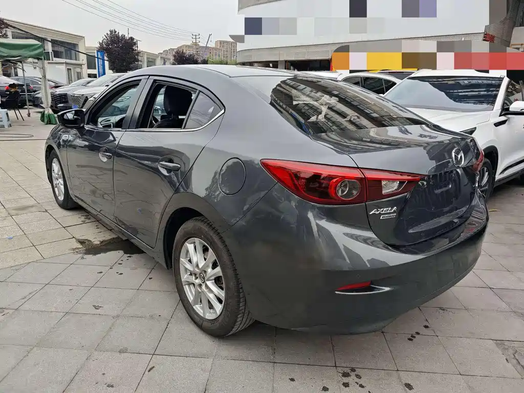 Mazda 3 Axela 2018 — фото 17