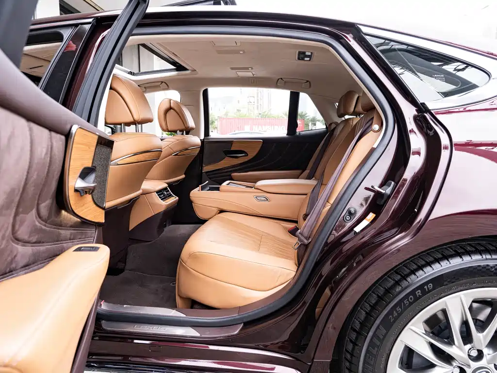 Lexus LS 2020 — фото 10