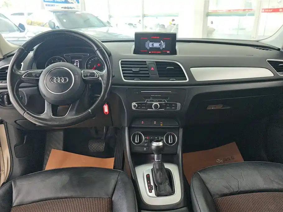 Audi Q3 2017 — фото 12