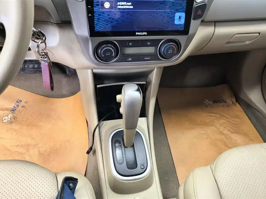 Nissan Sylphy 2014 — фото 16