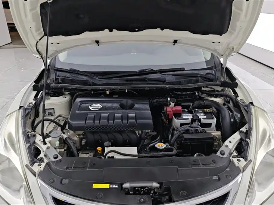 Nissan Tiida 2015 — фото 10
