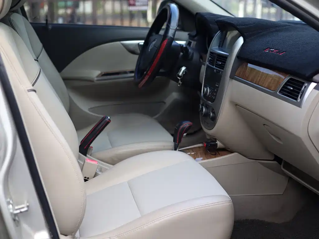 Buick Excelle 2015 — фото 21