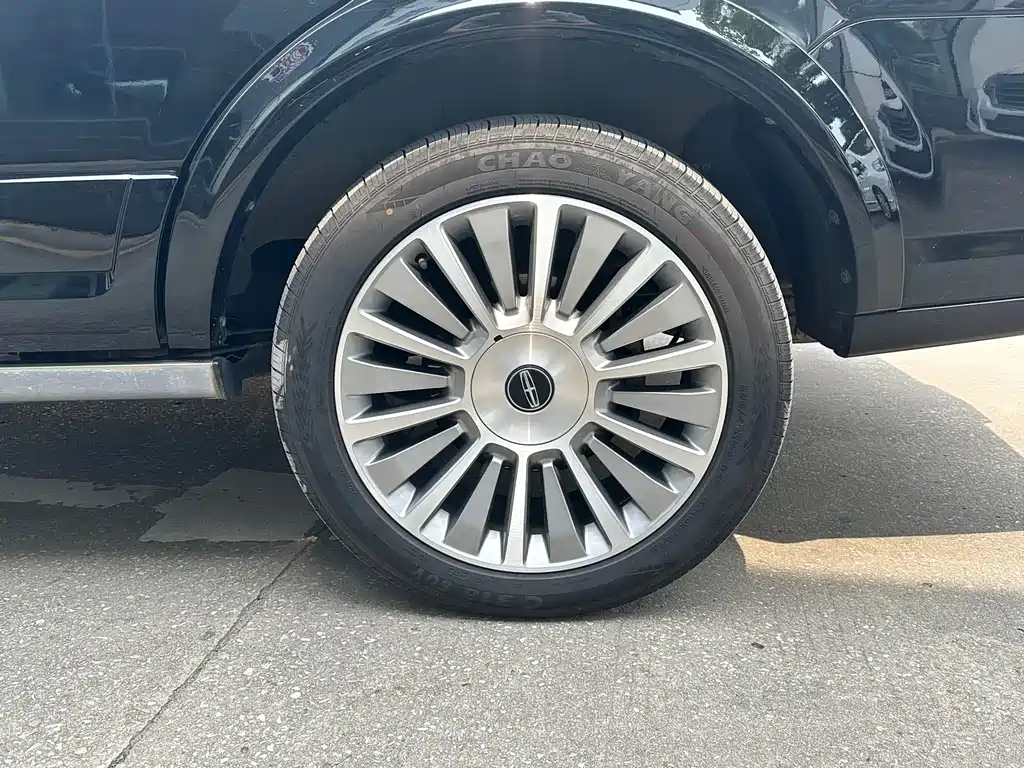 Lincoln Navigator 2017 — фото 16