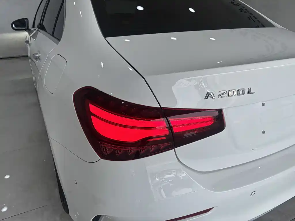 Mercedes-Benz A-Class 2025 — фото 10
