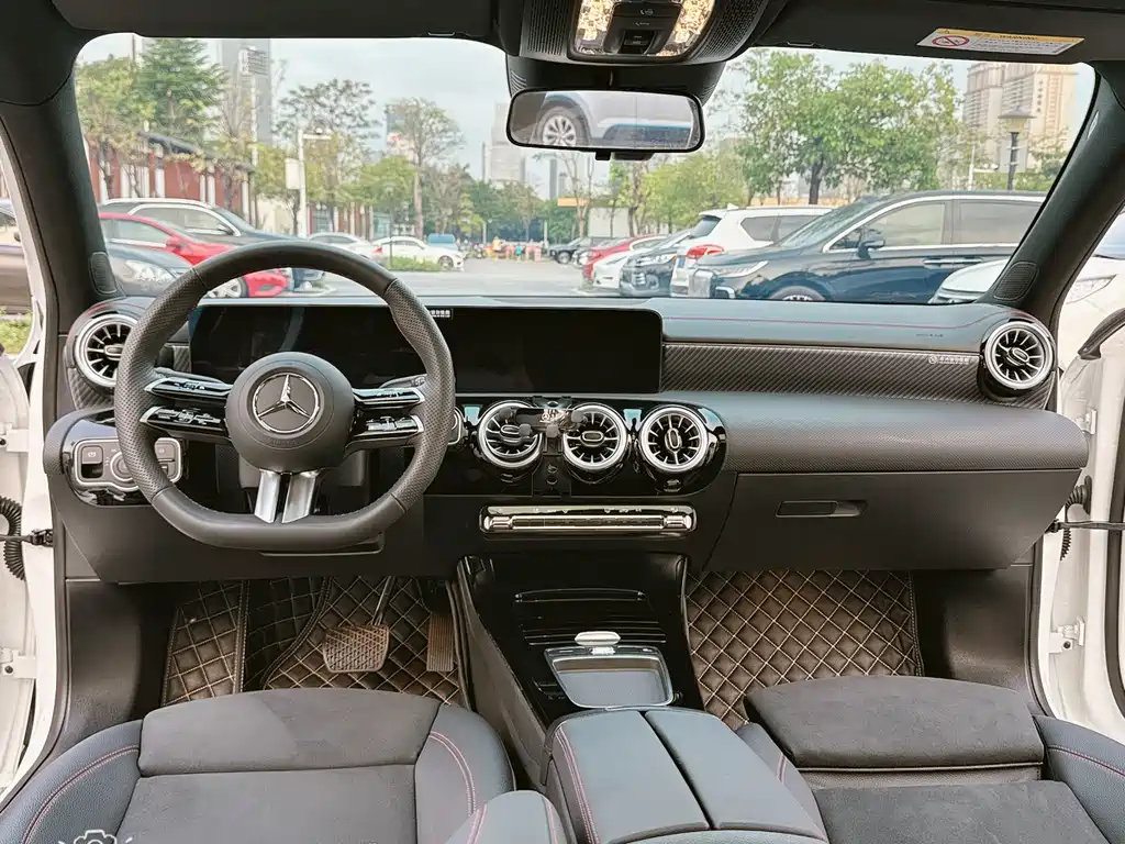 Mercedes-Benz A-Class 2025 — фото 8