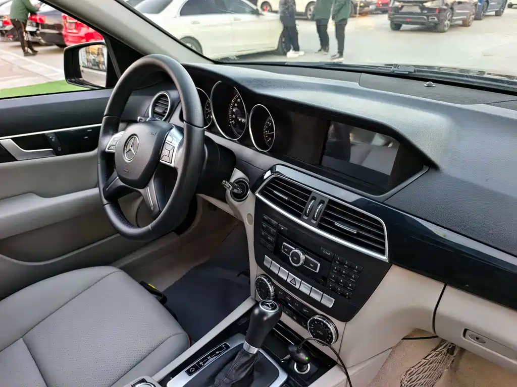 Mercedes-Benz C-Class 2012 — фото 14