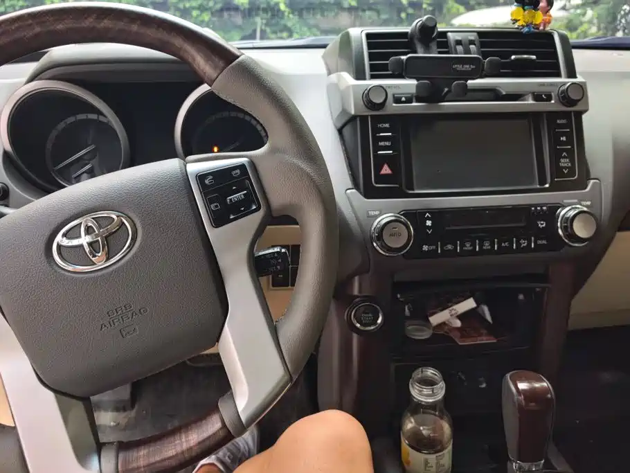Toyota Prado 2016 — фото 12