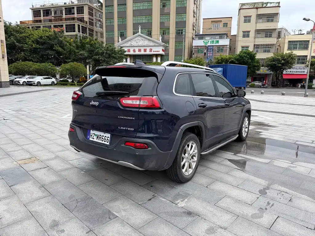 Jeep Cherokee 2017