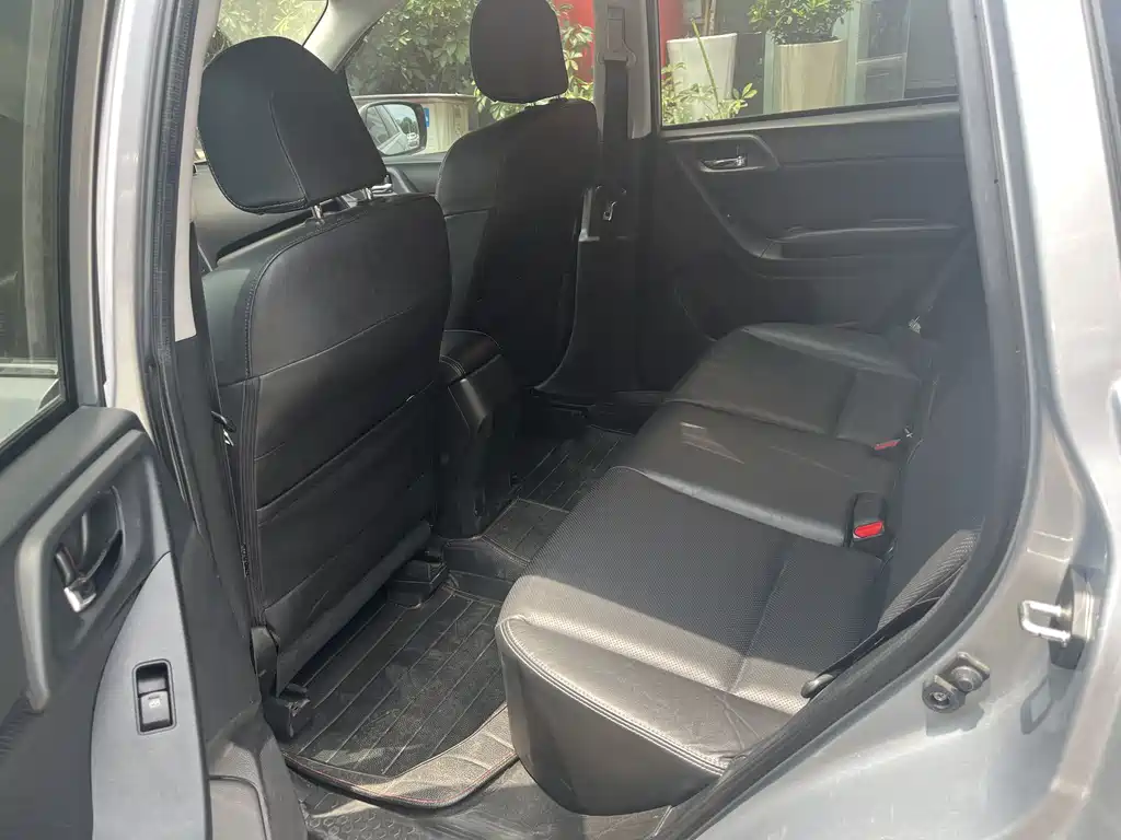 Subaru Forester 2015 — фото 4