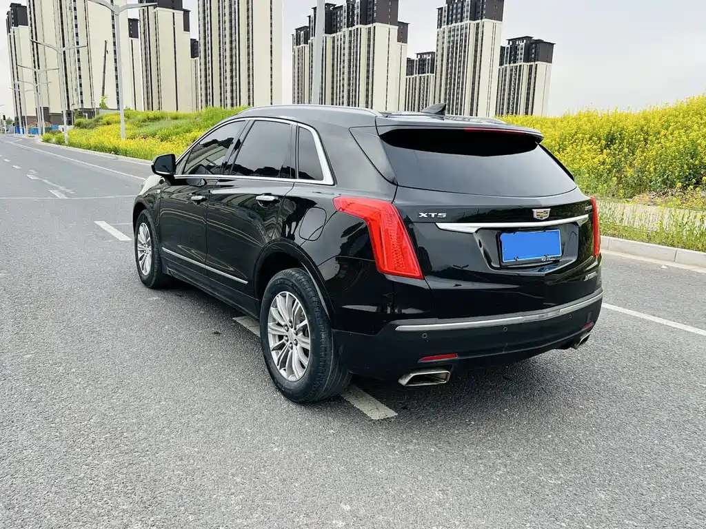 Cadillac XT5 2018 — фото 10