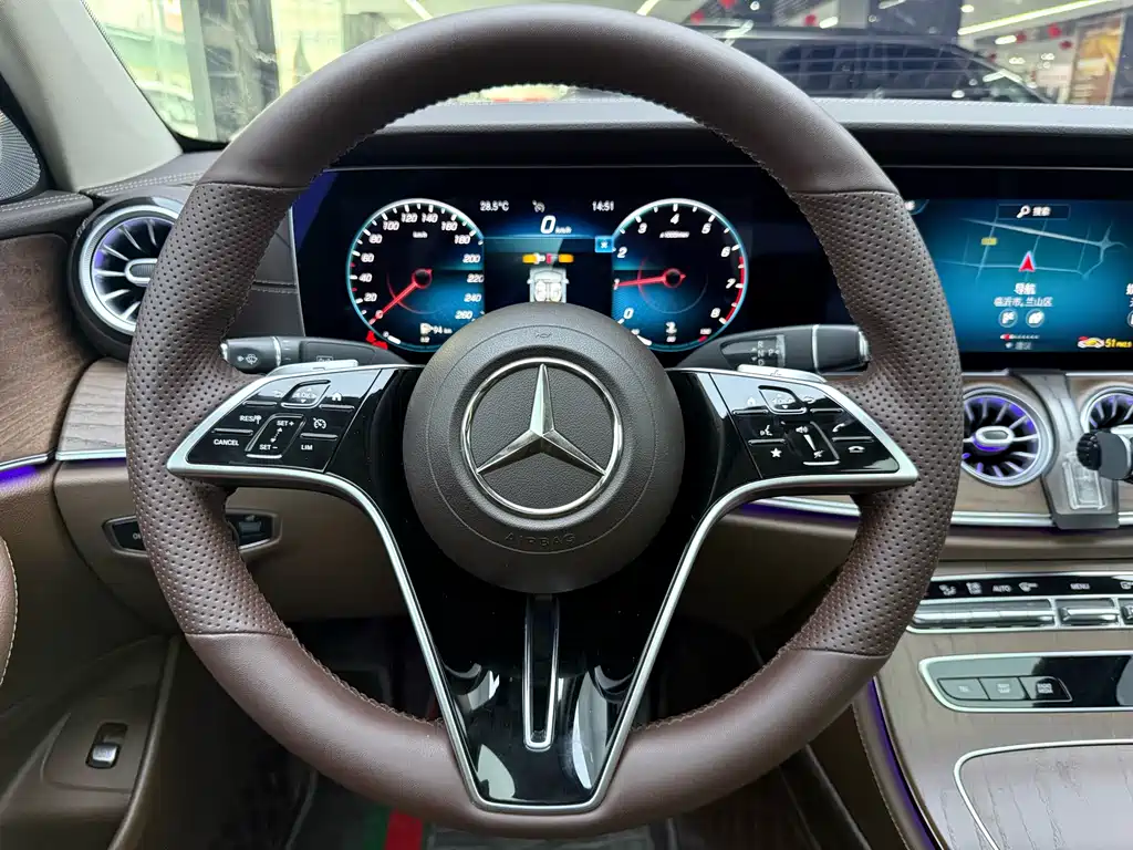 Mercedes-Benz E-Class 2021 — фото 10