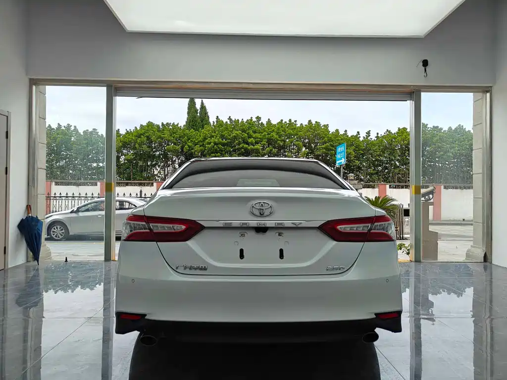 Toyota Camry 2020 — фото 4