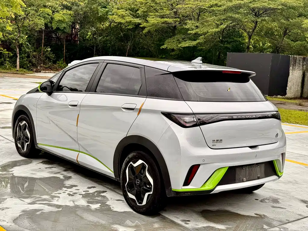 BYD Dolphin 2022 — фото 10