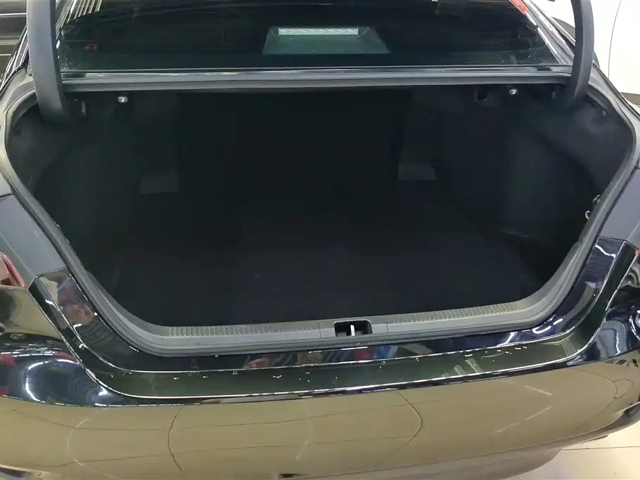 Toyota Camry 2022 — фото 4