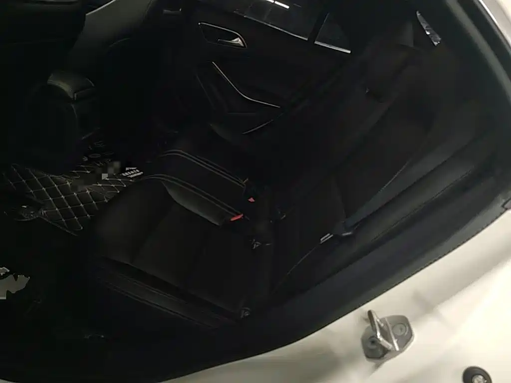 Mercedes-Benz CLA 2018 — фото 17