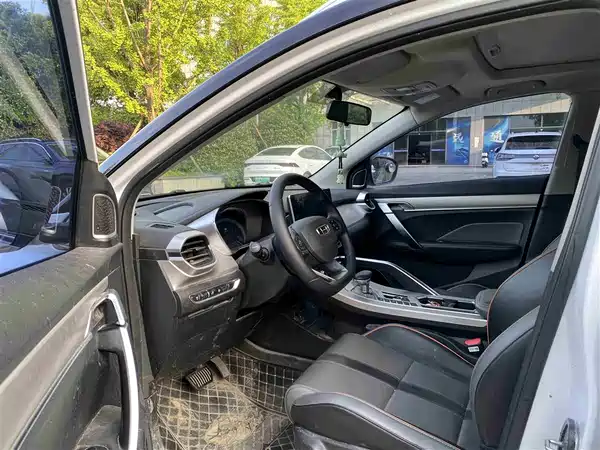 Geely Binyue 2022