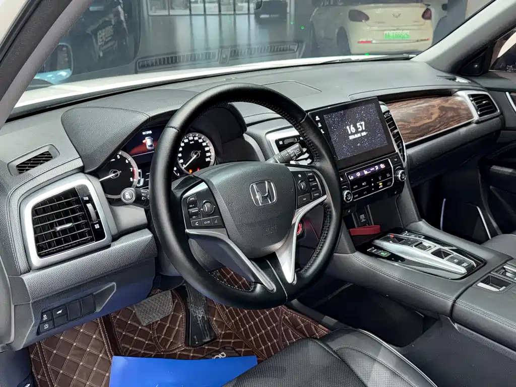 Honda UR-V 2018 — фото 12
