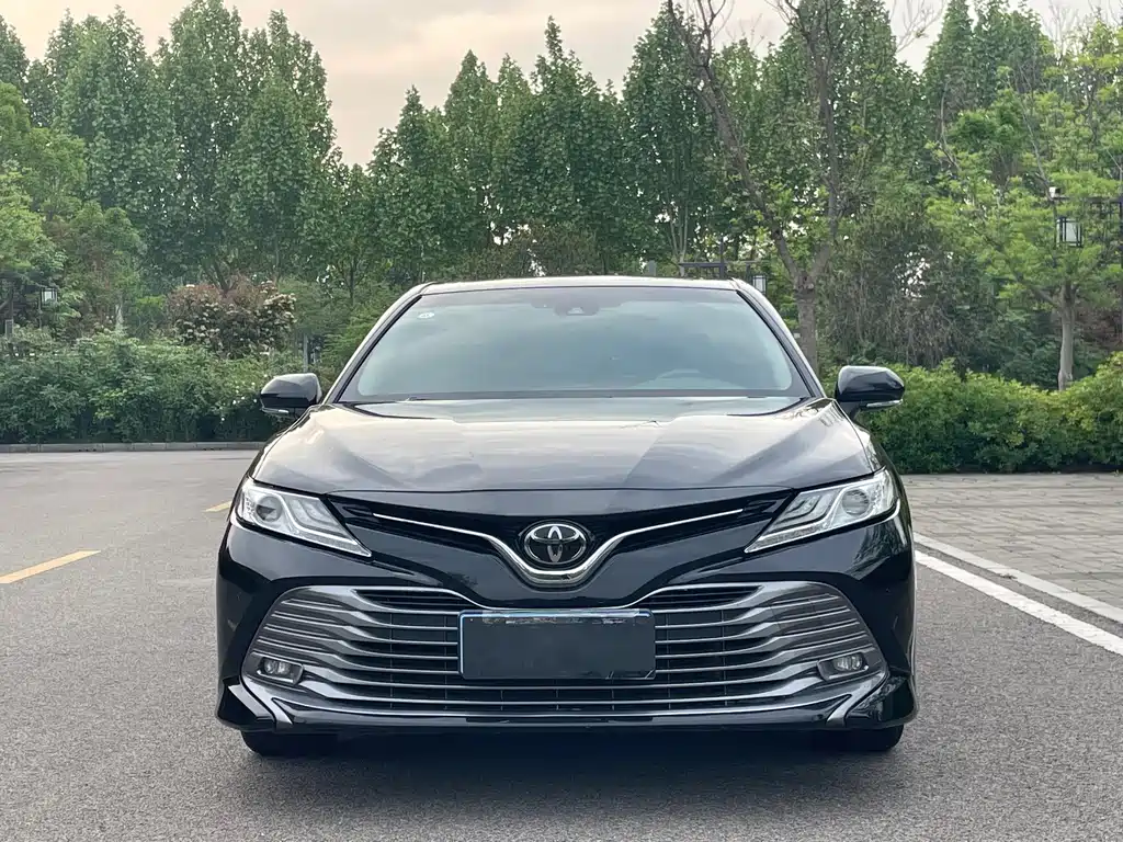 Toyota Camry 2021 — фото 2