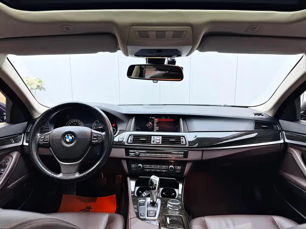 BMW 5 Series 2016 — фото 27