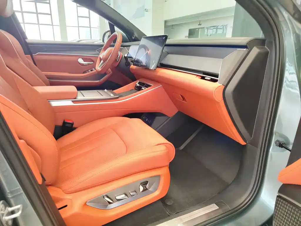 BYD Tang L 2025 — фото 10