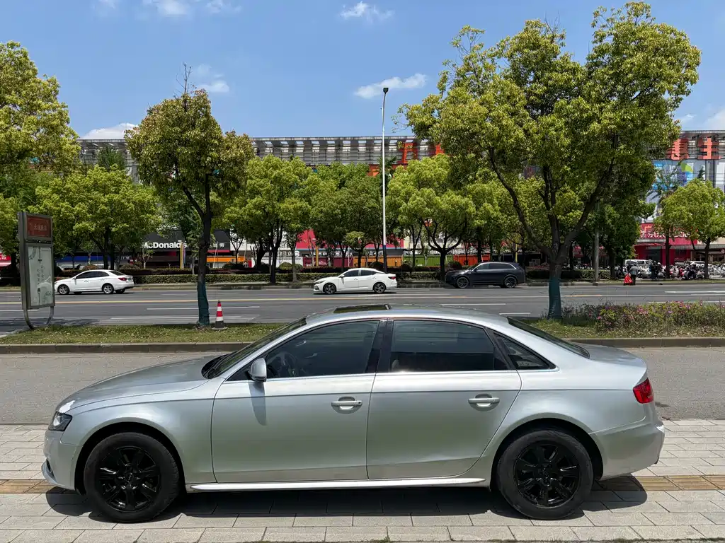 Audi A4L 2012