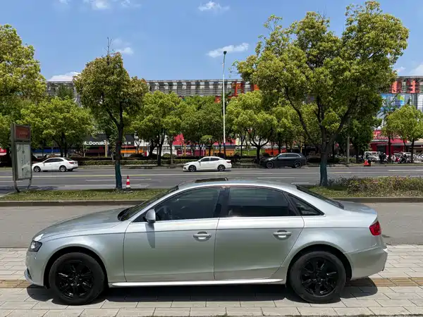 Audi A4L 2012
