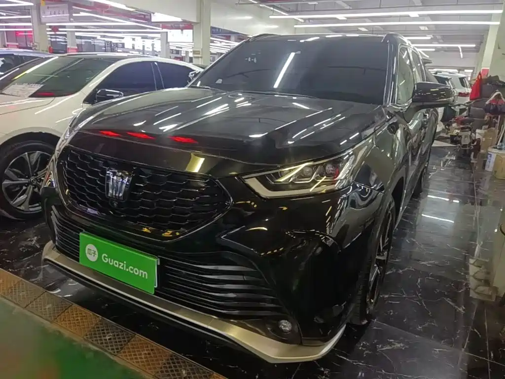 Toyota Crown Kluger 2023 — фото 2