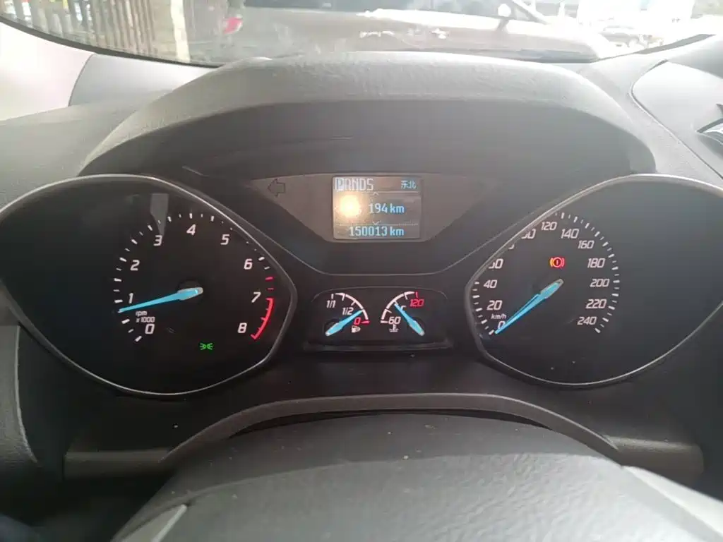 Ford Kuga 2015 — фото 12