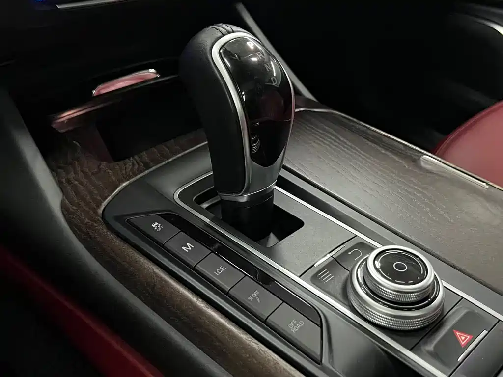 Maserati Levante 2016 — фото 14