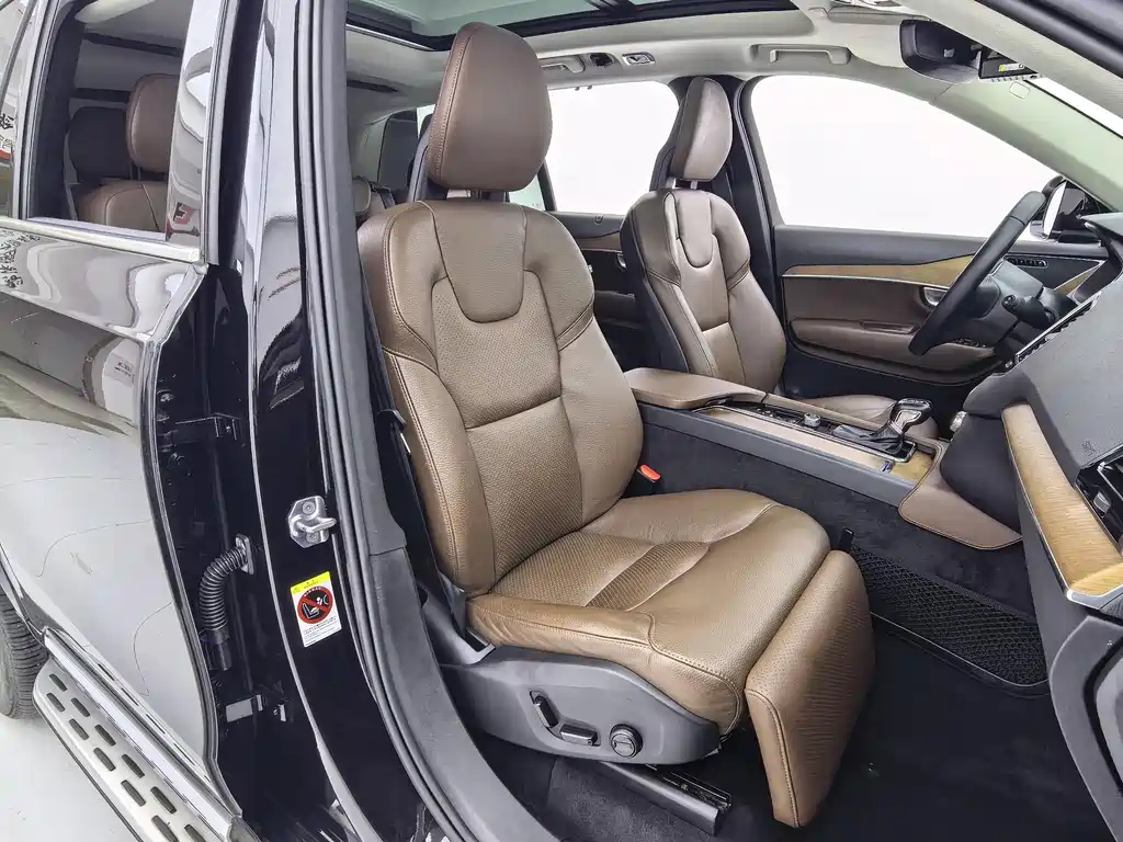 Volvo XC90 2019 — фото 17