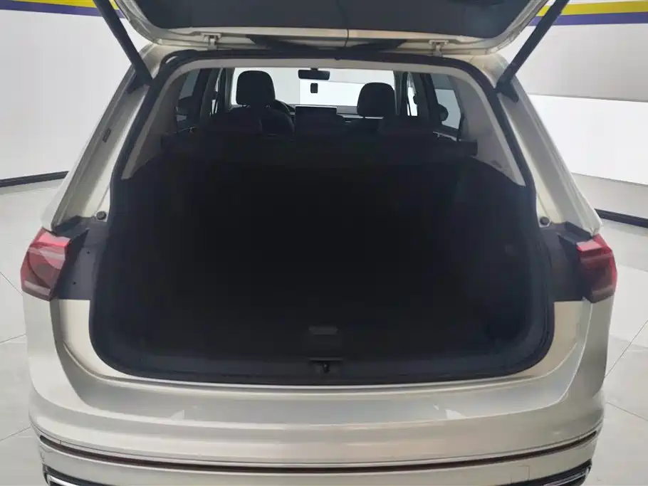 Volkswagen Tiguan L 2022 — фото 4