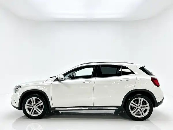 Mercedes-Benz GLA 2015