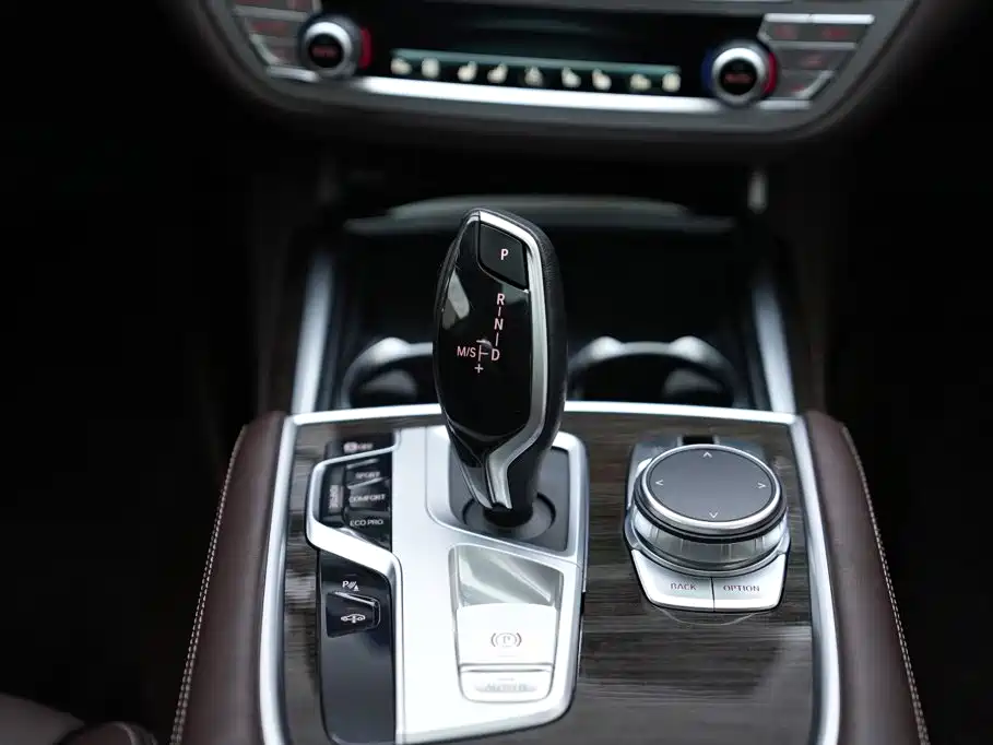 BMW 7 Series 2020 — фото 12