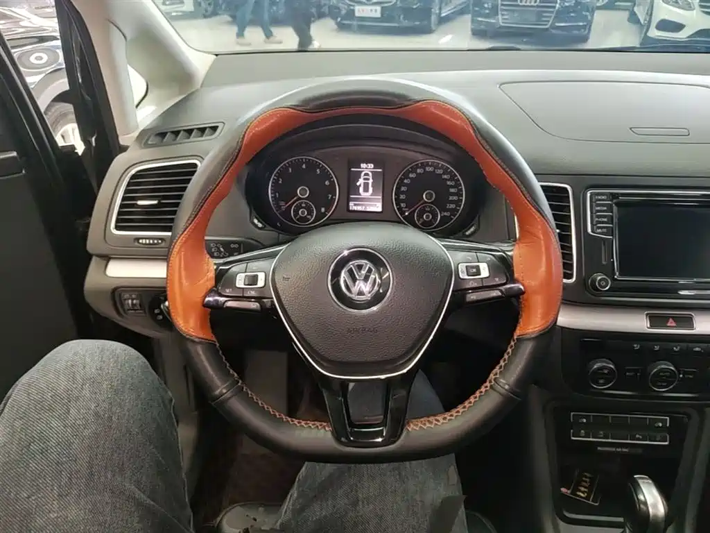 Volkswagen Sharan 2017 — фото 11