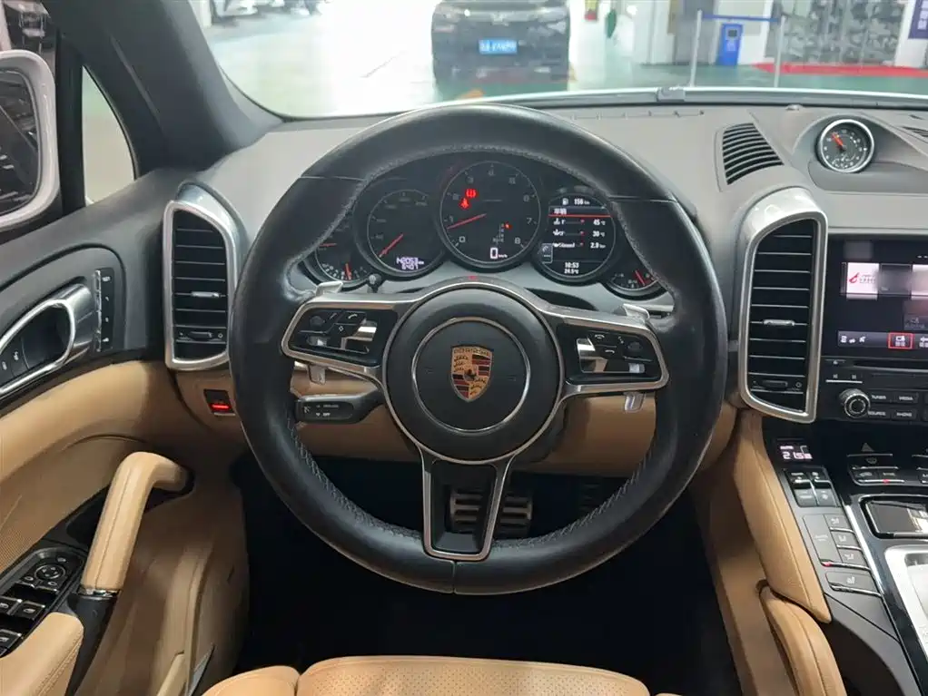 Porsche Cayenne 2017 — фото 3