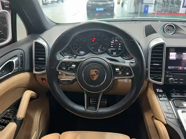 Porsche Cayenne 2016