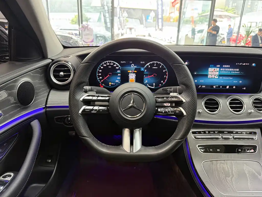 Mercedes-Benz E-Class 2022 — фото 13