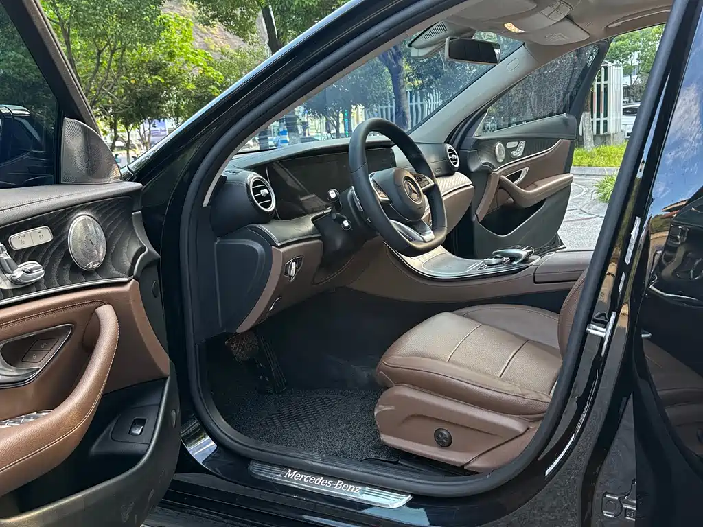 Mercedes-Benz E-Class 2018 — фото 10