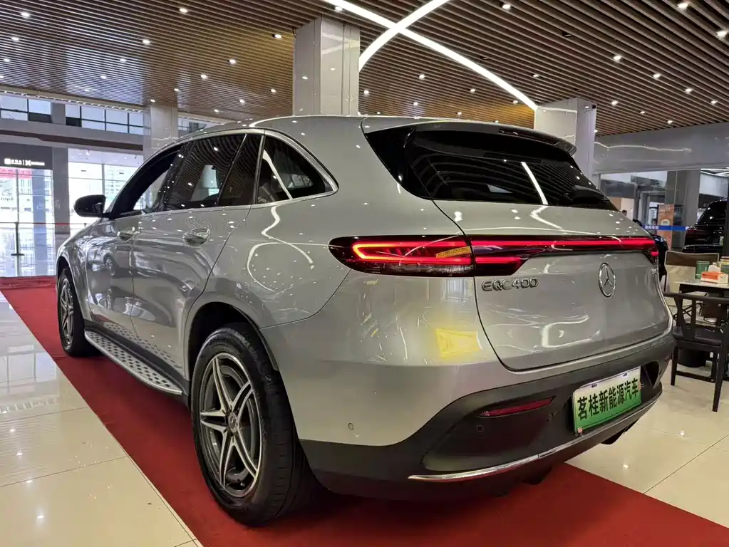 Mercedes-Benz EQC 2021 — фото 15