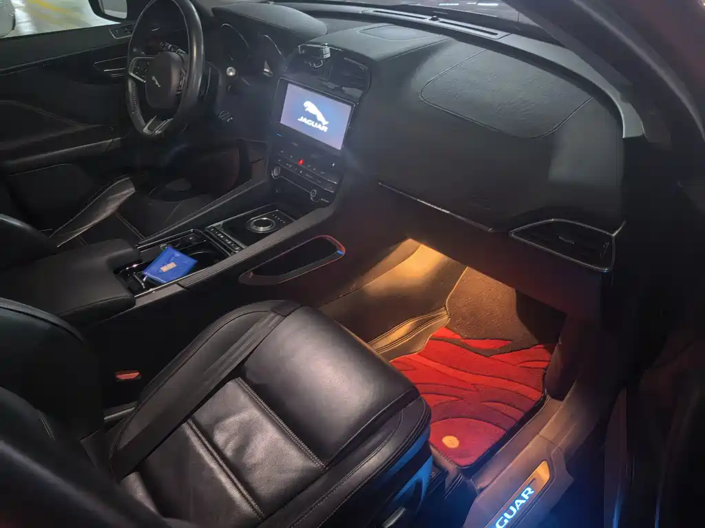Jaguar F-PACE 2019