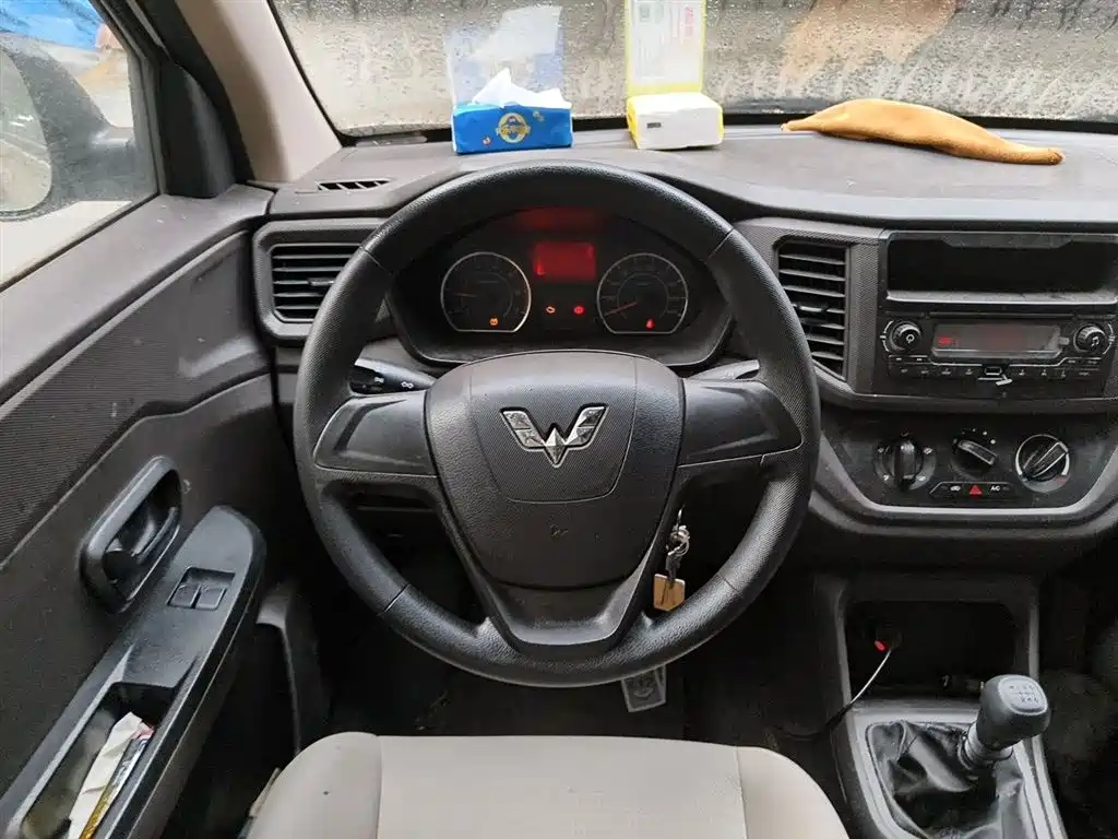 Wuling Hongguang V 2020 — фото 3