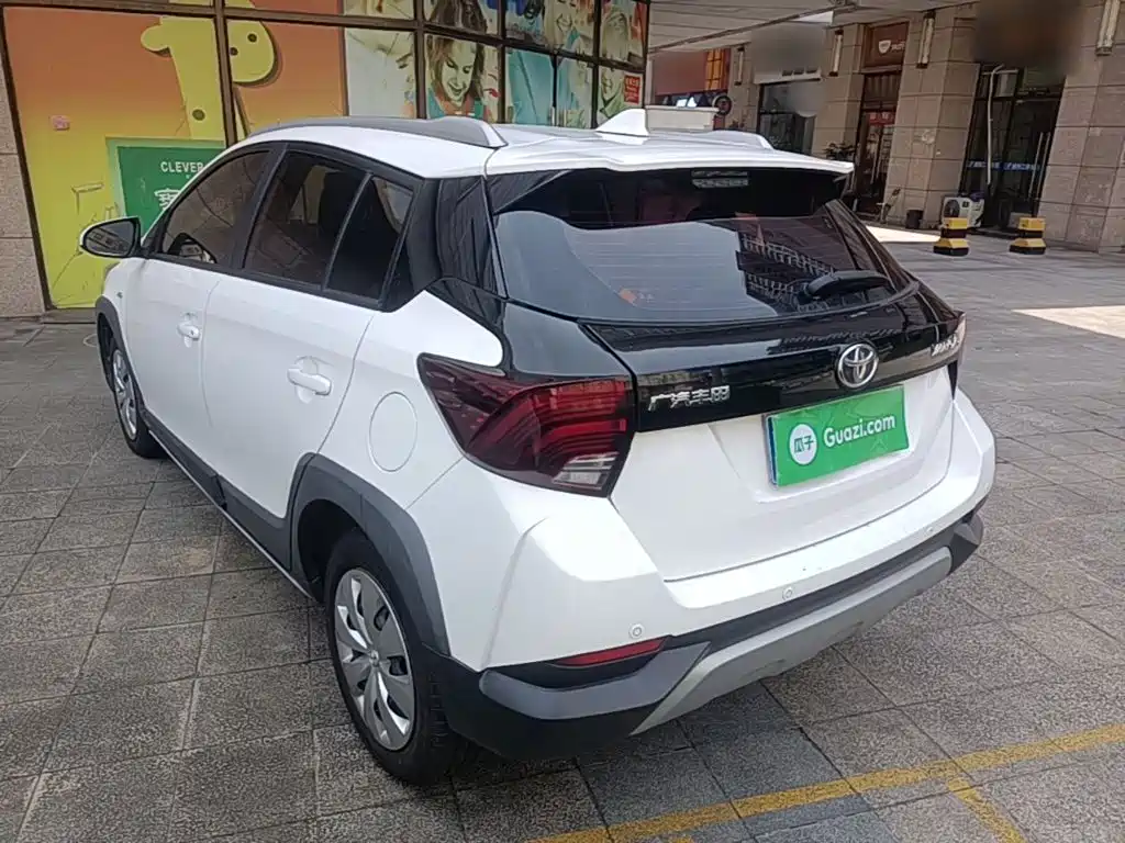 Toyota Yaris L 2022