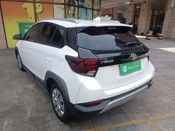 Toyota Yaris L 2022