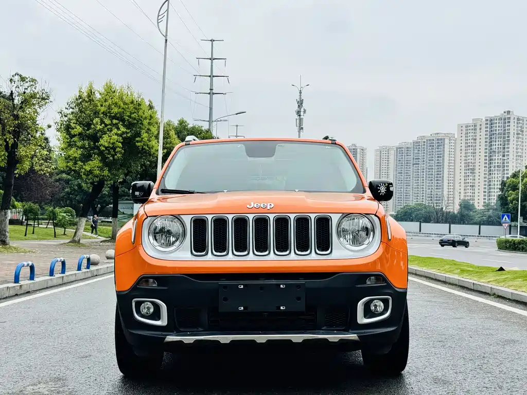 Jeep Renegade 2017 — фото 2