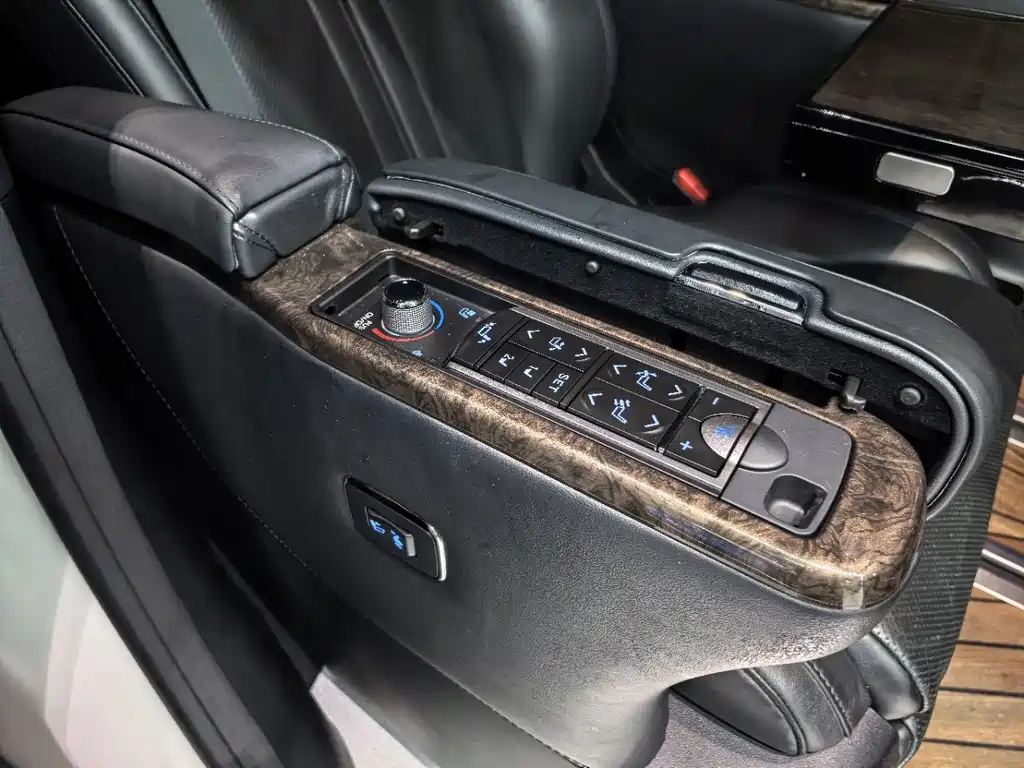 Toyota Alphard 2019 — фото 9