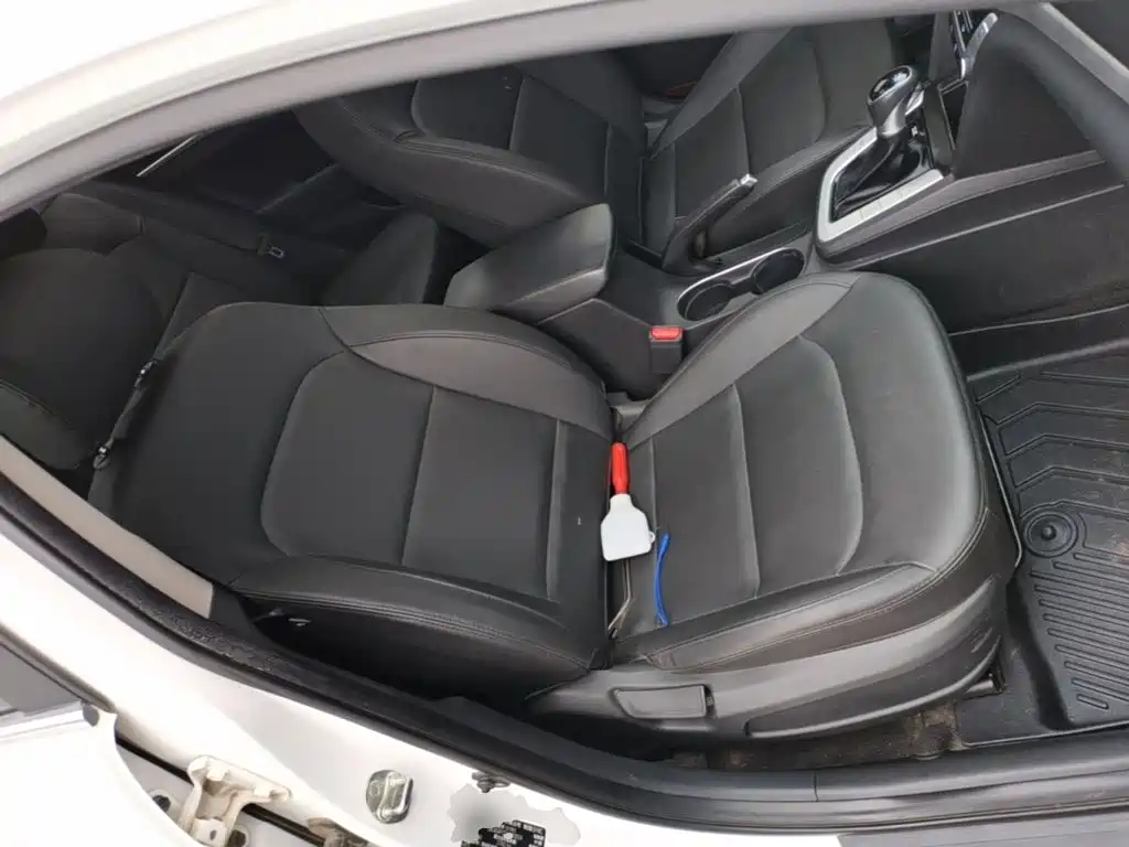Hyundai Elantra 2019 — фото 25
