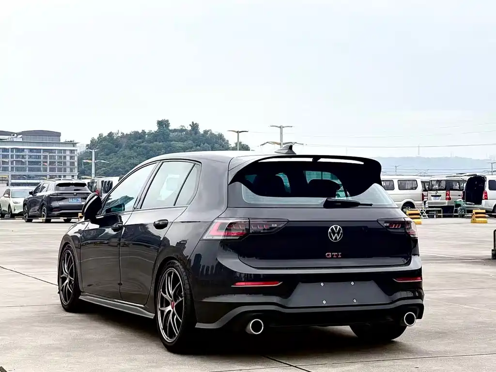 Volkswagen Golf GTI 2026 — фото 12